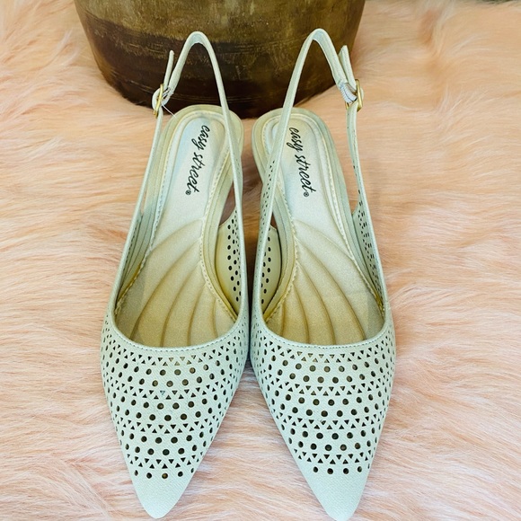 Easy Street Women's Enchant Slingback Dress Pump - Picture 8 of 8